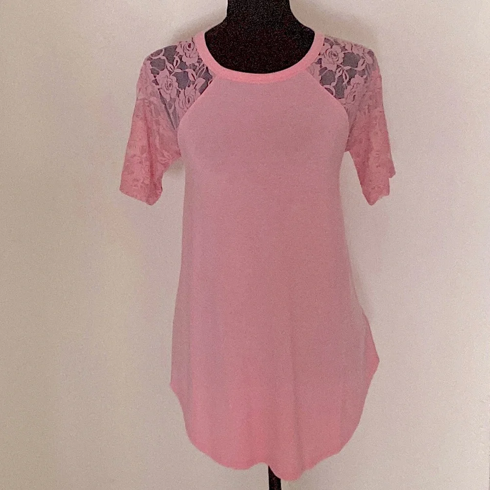 Zenana Pink Short Sleeve Shirt With Rose Lace Sleeves - Picture 9 of 16